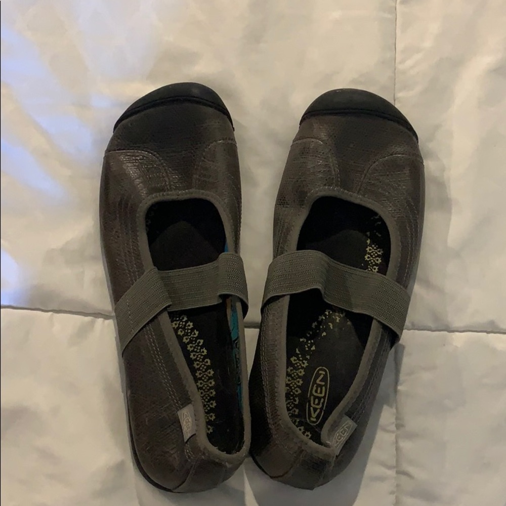 SZ 11 Keen shoes